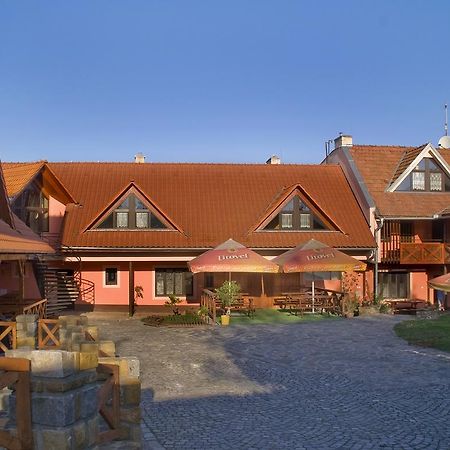 Bezmerovsky Dvur Кромержиж Экстерьер фото
