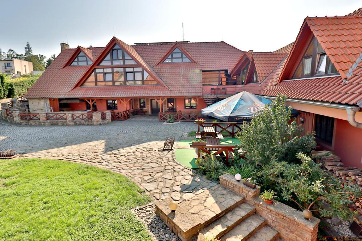 Bezmerovsky Dvur Кромержиж Экстерьер фото